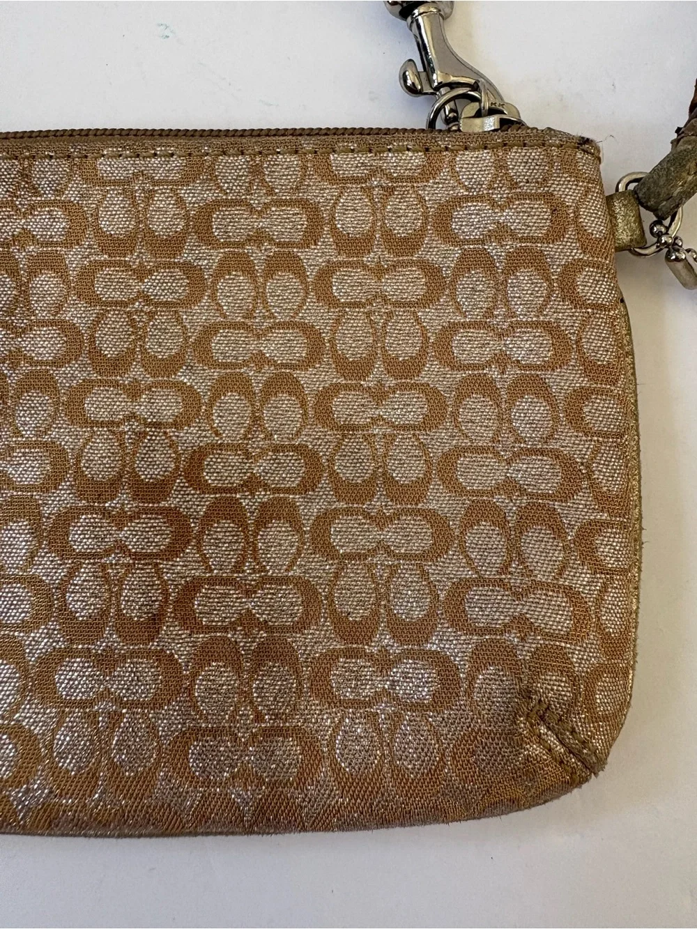 VNTG Authentic Coach Gold‎ Lurex Wristlet Clutch Mettalic Textile Jacquard Logo